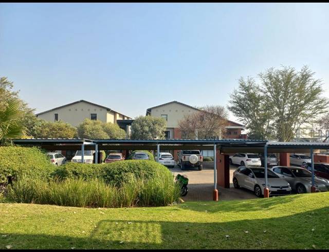 2 BEDROOM APARTMENT FOR SALE IN JACKAL CREEK GOLF ESTATE